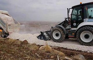 Haliliye’nin 3 kırsal mahallesinde yol çalışması...