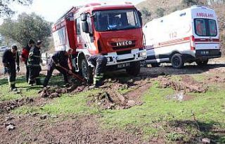 Hem ambulans hem de kurtarmak için gelen itfaiye...