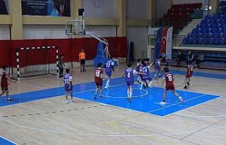 Hentbol okul takımları grup maçları başladı