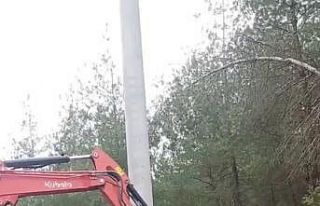 Hurdaya dönen otomobilden sağ kurtuldu