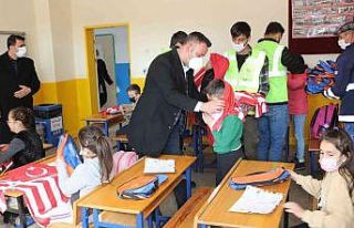 İbradılı öğrencilere Başkan Böcek’ten Antalyaspor...