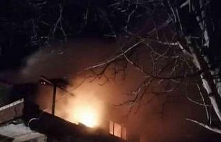 İki katlı ev alevlere teslim oldu