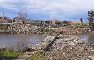 İnatçı filminin çekildiği tarihi taş köprü...