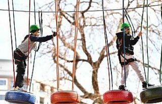 İşitme engelli ailelerin çocukları Macera Park’ta