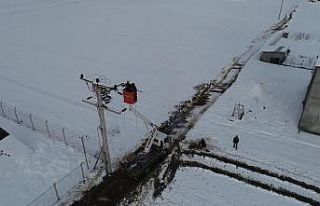 Isparta’da yoğun kar yağışının sebep olduğu...