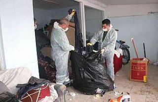 İzmir’de ekiplerin çöp ev şaşkınlığı: 12...