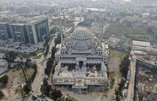 İzmir’in bitmeyen protokol camisi