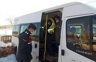 Jandarma ekiplerinden öğrenci servisi denetimi