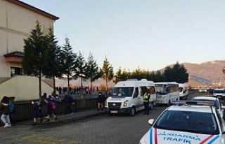 Jandarma okul çevreleri ve servis araçlarını denetledi