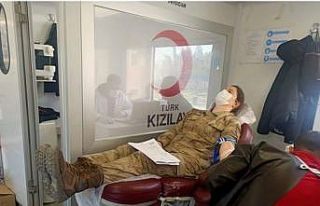 Jandarmadan Kızılay’a kan bağışı