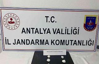 Jandarmanın yol uygulamasında uyuşturucu ele geçirildi