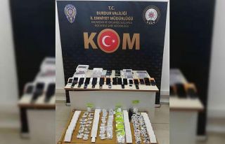 Kaçak cep telefonu satan ve imei klonlayan 6 işyerine...