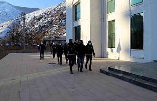 Kaçak silah ticareti şüphelisi 12 kişi adliyeye...