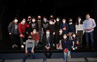 Kadıköy Belediyesi’nde radyo tiyatrosu yapan "Bizim...