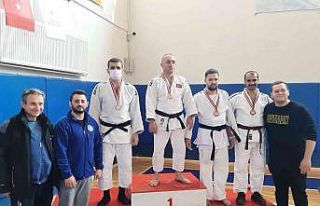 Kağıtspor’un engelsiz şampiyonları