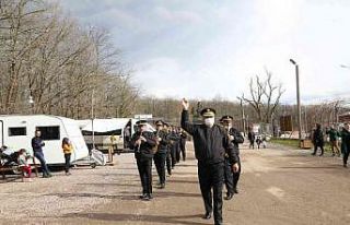 Kampçılara bandolu sürpriz