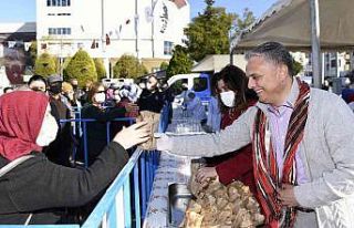 Karadenizliler buluşmasında 1 ton hamsi dağıtıldı