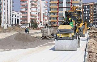 Karaköprü’de üst yapı çalışmalarıyla yollar...