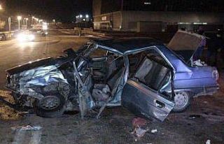 Karaman’da hafif ticari araç ile otomobil çarpıştı:...