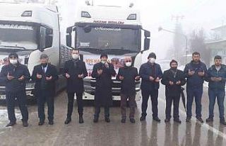 Karaman’dan Suriye’ye 2 tır kömür yardımı