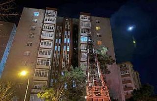 Kartal’da 11 katlı apartmanda yangın paniği