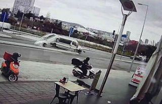 Kartal’da okul servisiyle çarpışan otomobil savrulup...