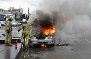 Kartal’da otomobil alev aldı, baba ve minik kızı...