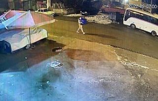 Kasa hırsızları güvenlik kamerasına yansıdı