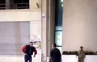 Kavga ettiği kişiyi bıçaklamaya çalıştı