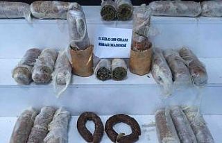 Kavurma arasında 11 kilo esrar ele geçirildi