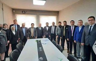 Kaya, Yeşilay Cemiyeti Afyonkarahisar Şube Başkanı...