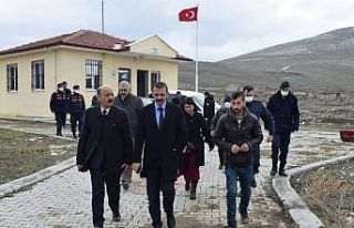 Kaymakam Demirbilek, köy sakinlerini dinledi