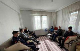 Kaymakam Karadağ’dan şehit annesine ziyaret