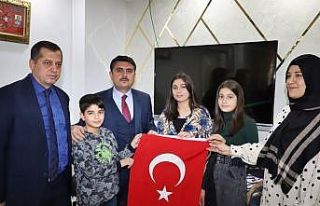 Kaymakam Tunç, şehit ailelerini ziyaret etti