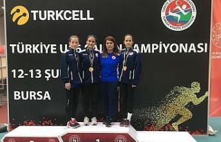 Kayseri atletler madalyalarla döndü