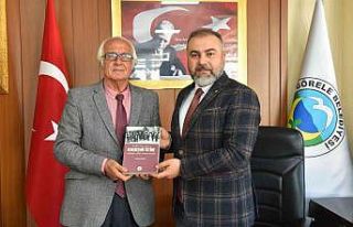 Kemençenin kitabını yazdı