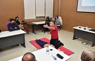 Kepez Belediyesi personeline ilkyardım eğitimi