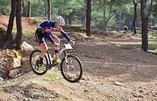 Kepez’de pedallar 120 dakika yarıştı