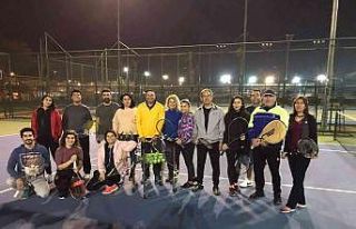 Kepez’den ücretsiz tenis kursları