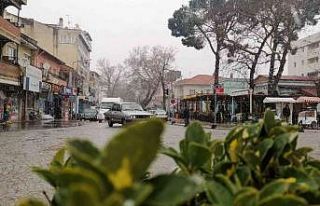 Kepsut ve Sındırgı’da kar yağışı başladı