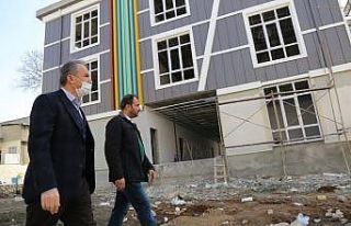 Kılınç, gençlik merkezi inşaat alanında incelemelerde...