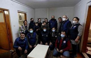 Kış günü evsiz kalan aileye sevgi eli uzatıldı