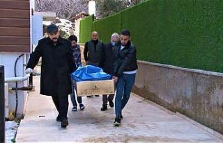 Kız arkadaşıyla kaldığı apartta ölü bulunan...