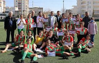 Kızlar ve erkekler futbol yarı final maçları sona...