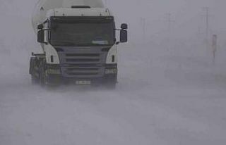 Konya’da kar ve tipi ulaşımı etkiliyor