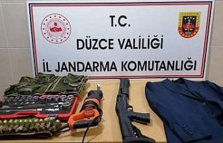 Köylere dadanan hırsızlar yakalandı takım elbise...