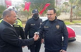 Kozan emniyetine hayırseverlerden araç bağışı