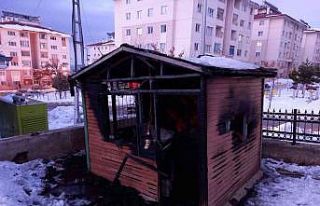 Kulübede ısınmak için ateş yaktılar, söndüremeyince...