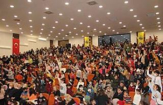Kurtuluş haftasında çocuklar unutulmadı