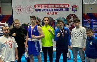 Kütahya Atatürk Anadolu Lisesi öğrencilerinden...